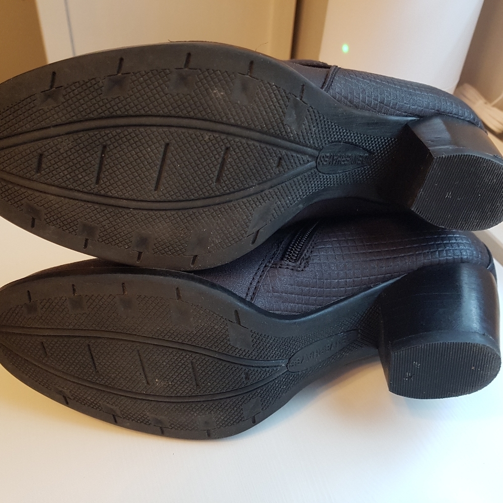 Boots - Picture 5 of 8